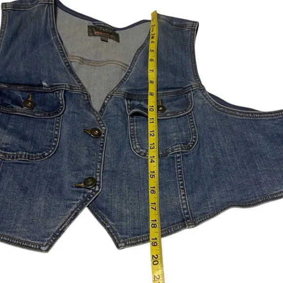 Torrid Denim Button-up Short Vest Women 4X Blue Pockets Distressed Western Rodeo - Picture 10 of 14